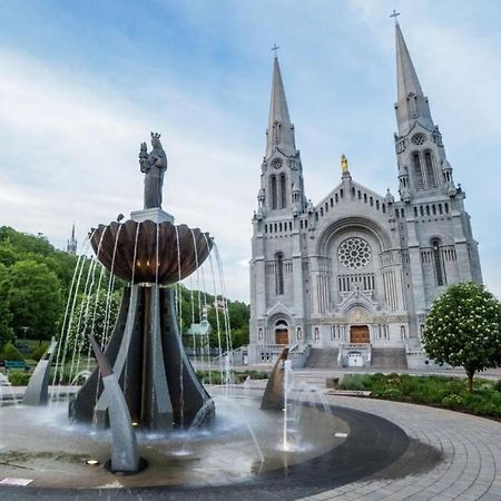 Вілла L'Auberge Sainte-Anne - Ski, Spa Et Basilique Екстер'єр фото